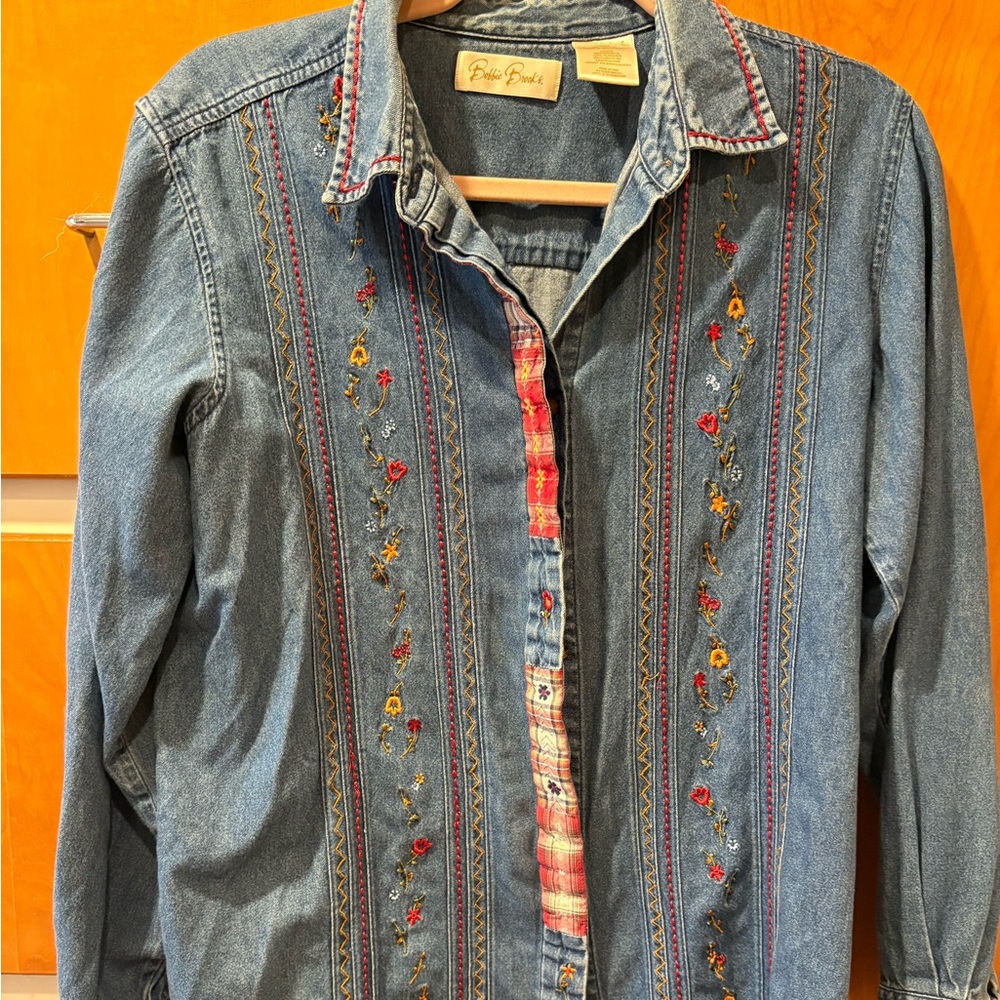 Denim Shirt with Embroidered Floral Design Vintage Bobbie Brooks Medium